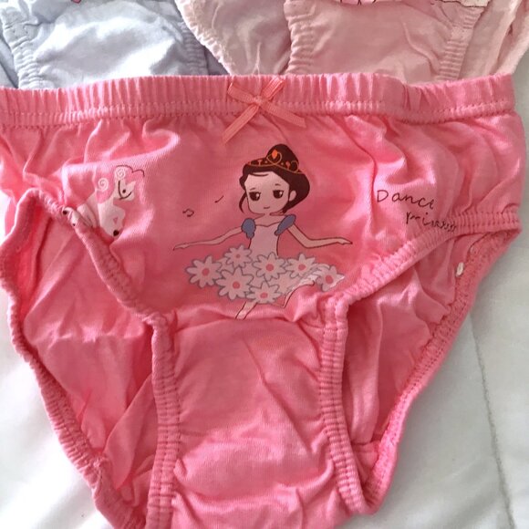 6/$25 Girls Princess Underwear M (3-5) - Picture 3 of 5